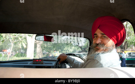 Portrait d'un Sikh chauffeur de taxi Banque D'Images