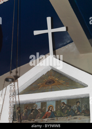 Samos Grèce Peinture de l'oeil de Dieu et le Dernier Dîner à l'église de la Sainte Trinité Verlotes Banque D'Images