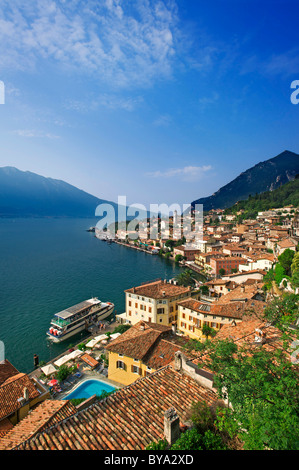 Limone sul Garda sur le lac de Garde, Lombardie, Italie, Europe Banque D'Images