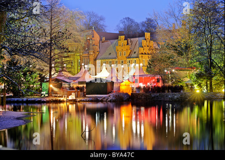 Marché de Noël et Château Bergedorfer à Bergedorf, Hambourg, Allemagne, Europe Banque D'Images