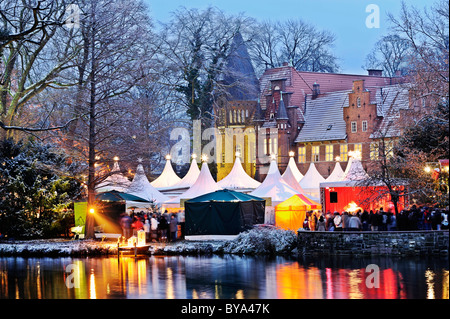 Marché de Noël et Château Bergedorfer à Bergedorf, Hambourg, Allemagne, Europe Banque D'Images