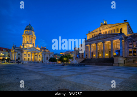 Cathédrale allemande, à droite, Konzerthaus Berlin concert, les bâtiments classiques, Gendarmenmarkt, Berlin, Friedrichstadt Banque D'Images