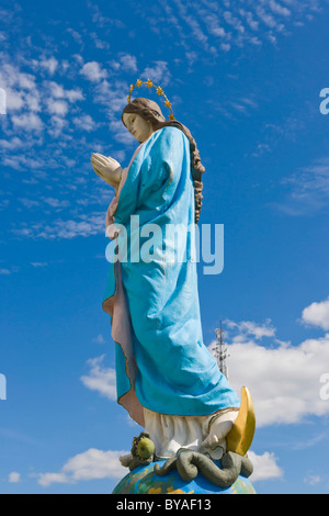 Vierge Marie Statue, Sveta Kraslavas Ludviga baznica katolu Romas, Kraslava St Ludvig Église Catholique Romaine, rue Baznicas iela Banque D'Images