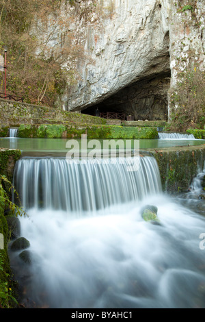 Petnicka Pecina Cave Grotte Cascade Petnica Banque D'Images