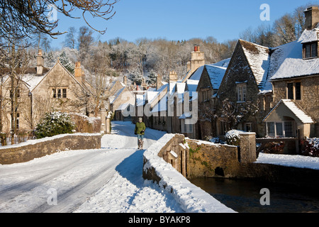 Castle Combe dans la neige, Wiltshire, Royaume-Uni Banque D'Images