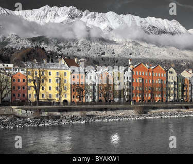 Au Tyrol - Innsbruck : (River Inn & Nordkette) Banque D'Images