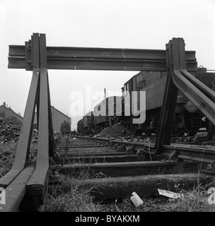 La fin de la ligne pour les locomotives à vapeur qui attendent d'être mises au rebut à Oxley Wolverhampton 1967 Grande-Bretagne des années 1960 PHOTO PAR DAVID BAGNALL Banque D'Images