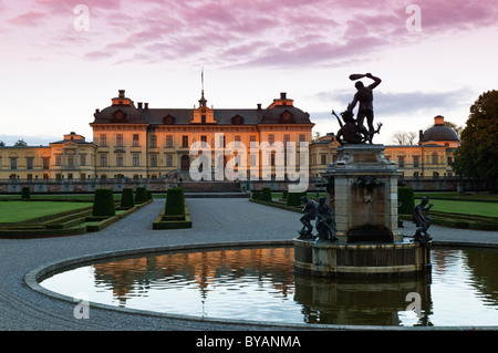 Château de Drottningholm, résidence privée du patrimoine mondial de la famille royale de Suède Banque D'Images