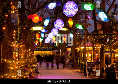 Rue de qualité, décoration de Noël, Tivoli, Copenhague, Danemark, Europe Banque D'Images