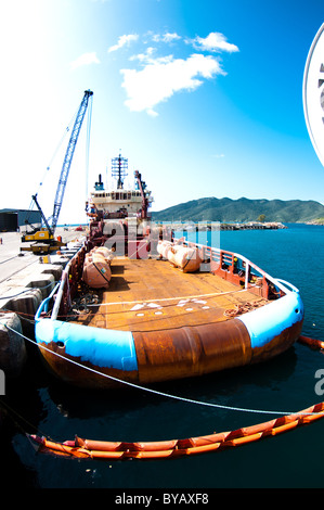 Navire polyvalent de Maersk, flotte sur le port de Arraial do Cabo, été chargé d'aller dans des gisements pétroliers du bassin de Campos, Rio de Janeiro Banque D'Images