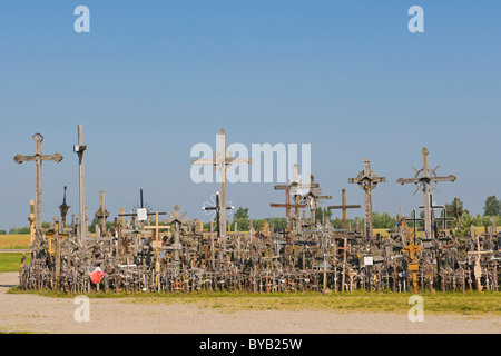 Kriziu kalnas, La Colline des Croix, un site de pèlerinage, 12 km au nord de la ville de Kaunas, Lituanie, dans le Nord de l'Europe Banque D'Images