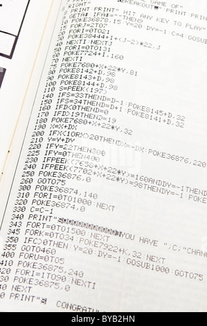 Programme de base dans un magazine informatique de 1983 Banque D'Images