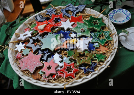 La poterie, les étoiles sur une plaque, marché de Noël, Bad Feilnbach, Bavaria, Germany, Europe Banque D'Images