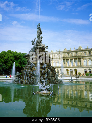 Latonabrunnen fontaine en face du château de Schloss Herrenchiemsee, Upper Bavaria, Germany, Europe Banque D'Images