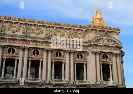 Façade principale de l'Opéra de Paris, Palais Garnier, 9e arrondissement, Paris, France, Europe Banque D'Images