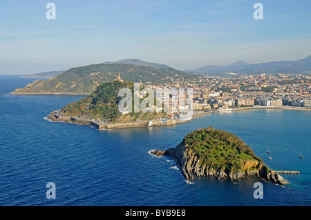 Mt Monte Urgull, Santa Clara, petite île, La Concha, la baie, plage, vue de Mt Monte Igueldo, San Sebastian, Pays Basque Banque D'Images