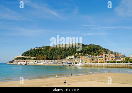 La baie de la Concha, plage, bord de mer, du port, Mt Mounte Urgull, San Sebastian, Pays Basque, Pays Basque, Espagne, Europe Banque D'Images