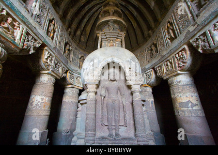 Numéro 19 dans la grotte grottes bouddhistes d'Ajanta en Inde Banque D'Images