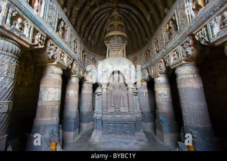 Numéro 19 dans la grotte grottes bouddhistes d'Ajanta en Inde Banque D'Images