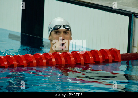 Michael Phelps (USA) qui se font concurrence sur le 200 libre compétition de natation au Jeux Olympiques d'été 2008, Pékin, Chine Banque D'Images