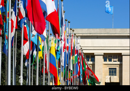 Drapeaux du monde entier, cour avec drapeaux, Organisation des Nations Unies, ONU, Palais des Nations, Genève, Suisse, Europe Banque D'Images