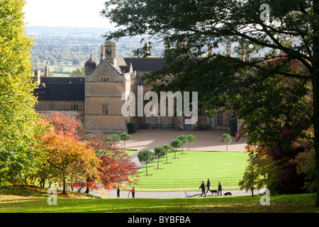 Couleurs d'automne dans les Cotswolds au Batsford Arboretum, Parc Batsford, Gloucestershire Banque D'Images