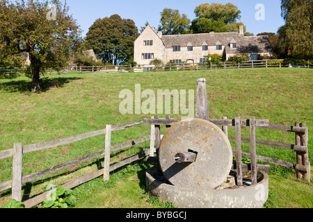 Un vieux moulin en pierre apple cider en face de Stanton à l dans le village de Cotswold Stanton, Gloucestershire Banque D'Images