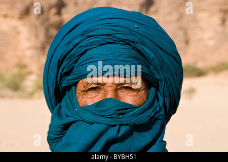 Portrait d'un homme touareg, Essendilène, Algérie, Afrique Banque D'Images