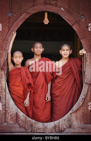 La Birmanie, Myanmar, Birmanie,20100223, les novices au Myanmar Banque D'Images