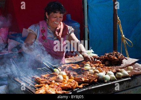 Poulet grillé, festival de San Sebastian, Zinacantán, Chiapas, Mexique, 10 km à l'extérieur de San Cristobal de las Casas Banque D'Images