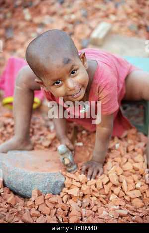 Le travail des enfants en Afrique du Bangladesh Banque D'Images