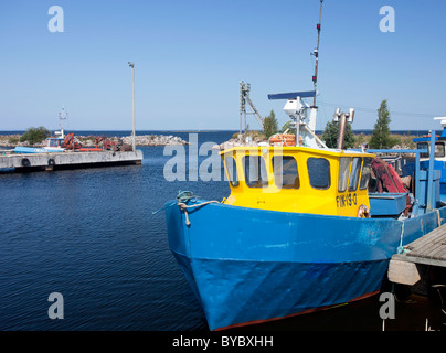 Petit chalutier de pêche finlandais à l'Harbour , Finlande Banque D'Images
