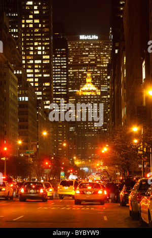 Park Avenue, a rencontré Life Building, New York Banque D'Images