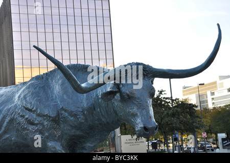 Transport de bétail ensemble de sculptures de Robert Summers à Pioneer Plaza par le Centre de Convention de Dallas, Texas, USA Banque D'Images