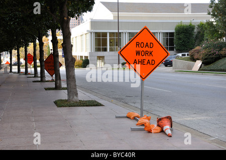 Travaux routiers à venir signer Banque D'Images