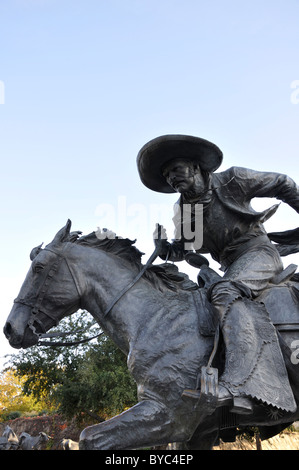 Transport de bétail ensemble de sculptures de Robert Summers à Pioneer Plaza par le Centre de Convention de Dallas, Texas, USA Banque D'Images