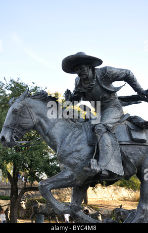 Transport de bétail ensemble de sculptures de Robert Summers à Pioneer Plaza par le Centre de Convention de Dallas, Texas, USA Banque D'Images