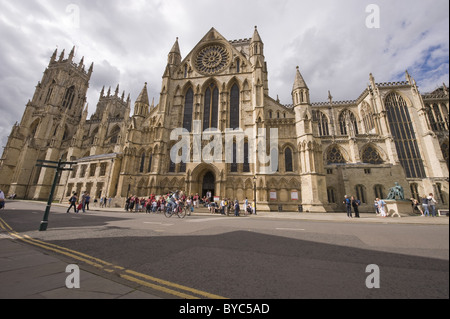 L'entrée sud de la cathédrale de York North Yorkshire. Banque D'Images