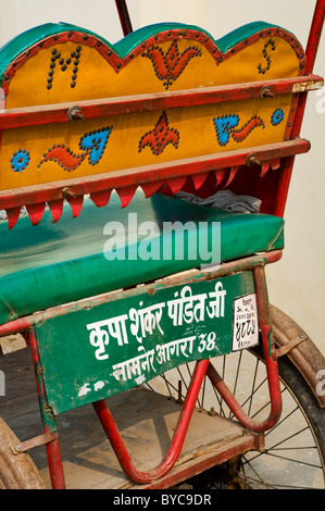 Close-up of an Indian taxi vélo sur les rues d'Agra en Inde Banque D'Images