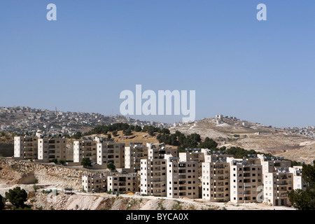 Appartements récemment construits le long d'une colline à la Cisjordanie d'Israël. Banque D'Images