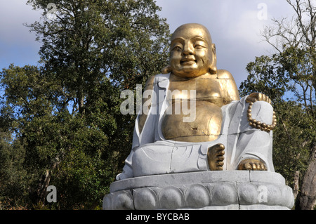 Big Bouddha d'or, jardin de la paix ou Bouddha Eden Garden, un grand parc créé par le millionnaire portugais Joe Berardo. Banque D'Images