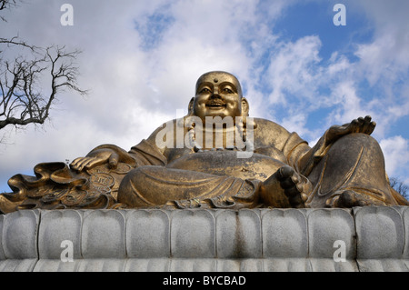 Le golden laughing Buddha, Buddha Eden Garden ou le jardin de la paix, de Bombarral, Portugal Banque D'Images