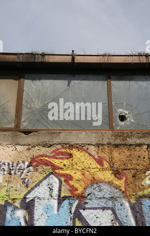 Sur le mur de graffiti urbain en ville ville Banque D'Images