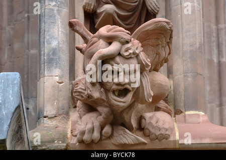 Sur la face sud de la cathédrale de Lichfield, dans le Staffordshire, Angleterre, RU Banque D'Images