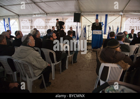 Dani rabbin Issac, chef de Yeshiva à Bet-Orot, une pierre angulaire d'un nouveau paramètre de Jérusalem-est quartier juif. Banque D'Images