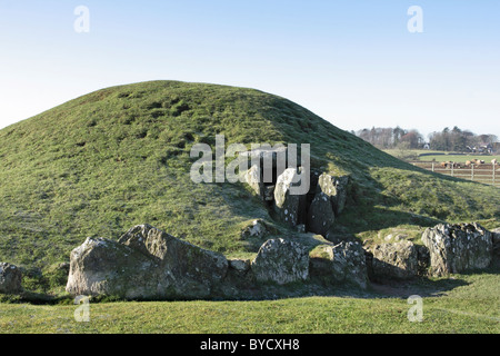 La fin du néolithique (c2000BC) chambre funéraire de Bryn Celli Ddu, sur l'île d'Anglesey, dans le Nord du Pays de Galles Banque D'Images
