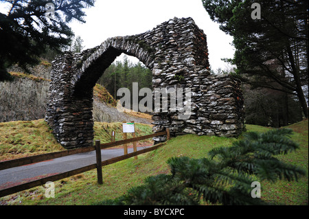 L'Hafod Arch, construit par Thomas Johnes pour célébrer le jubilé du roi George III en 1810. Cwmystwyth Ceredigion Pays de Galles UK Banque D'Images