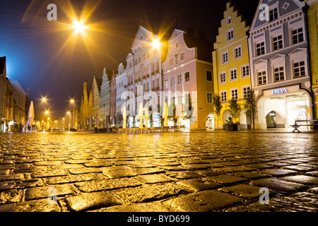 Centre historique de la ville de Landshut, au crépuscule, en Basse-Bavière, Bavaria, Germany, Europe Banque D'Images