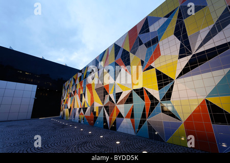 Mosaïque géométrique faite de tuiles par Jlbaque, Paul-Klee-Platz, Kunstsammlung Nordrhein-Westfalen arts collection Banque D'Images