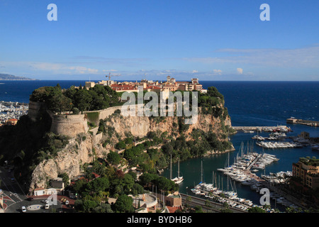 Vieille ville avec le Palais Princier et de la cathédrale, marina de Fontvieille, Monaco, Côte d'Azur, Méditerranée, Europe Banque D'Images